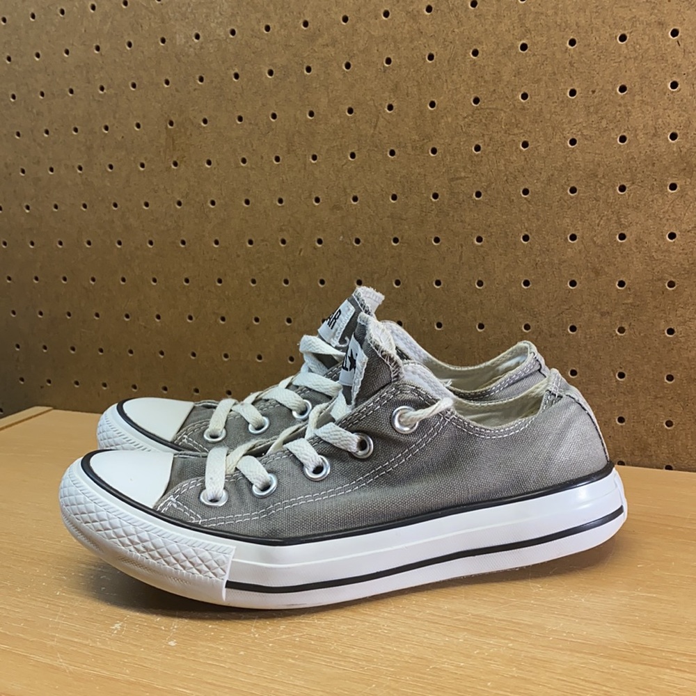 Converse Chuck Taylor All Star Low Size 6 Women’s Sneakers - Picture 2 of 12